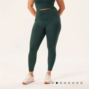 NWT compressive pocket legging in moss